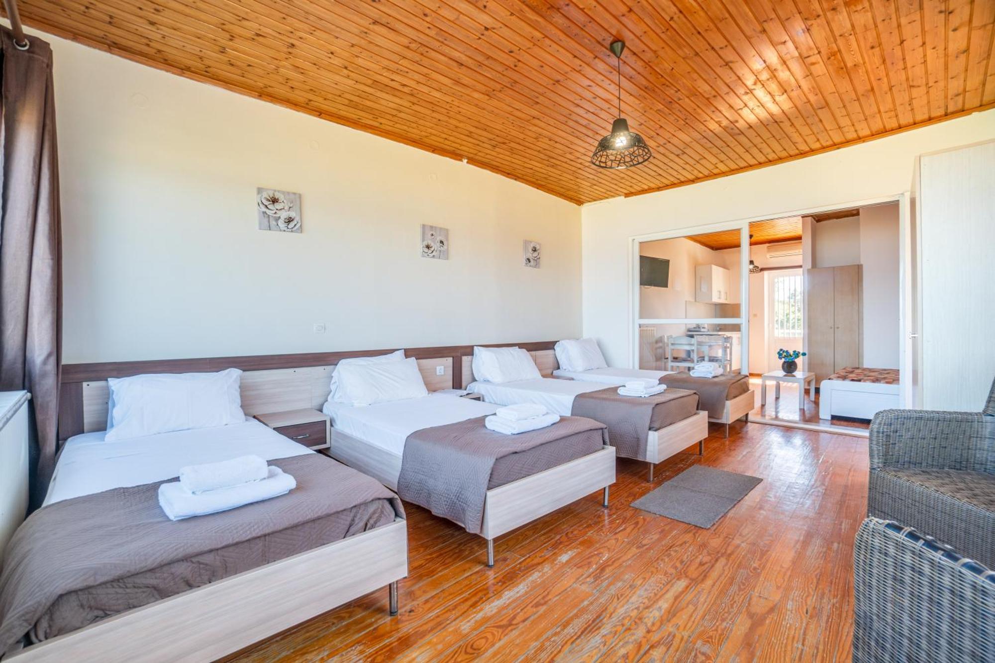Sandy Beach Houses - Sea View Kávos الغرفة الصورة
