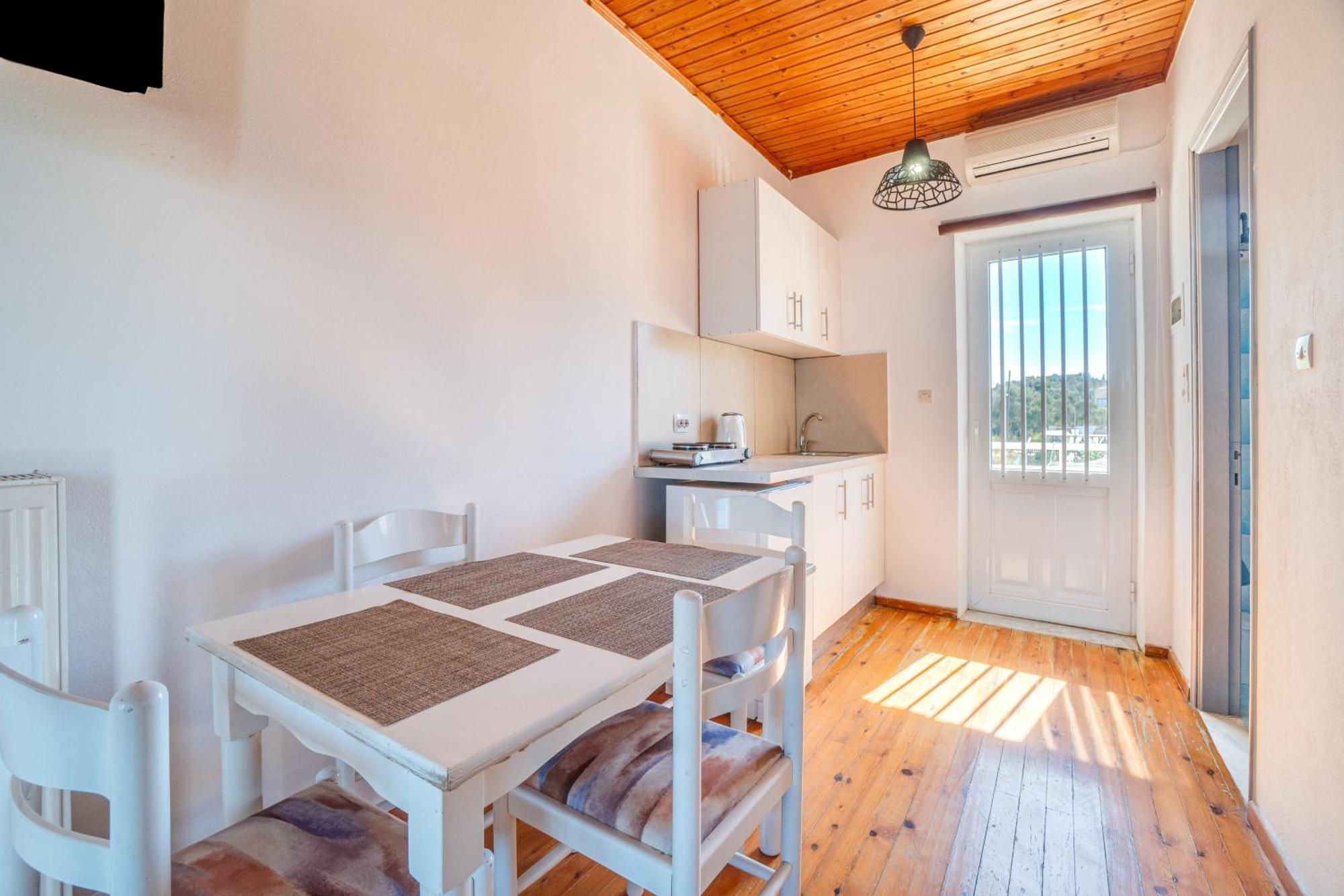Sandy Beach Houses - Sea View Kávos الغرفة الصورة