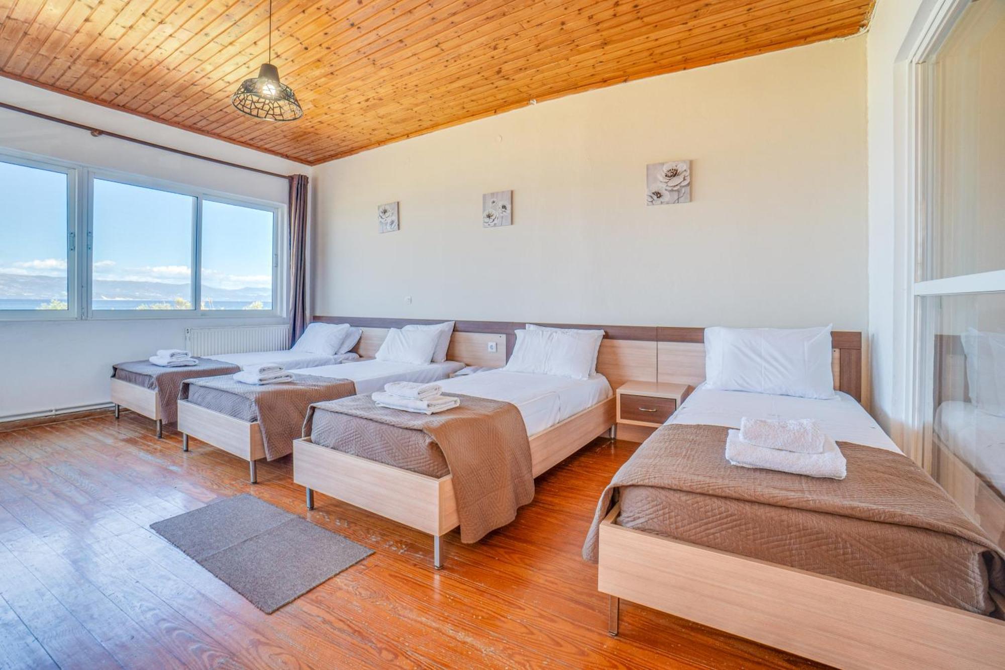 Sandy Beach Houses - Sea View Kávos الغرفة الصورة