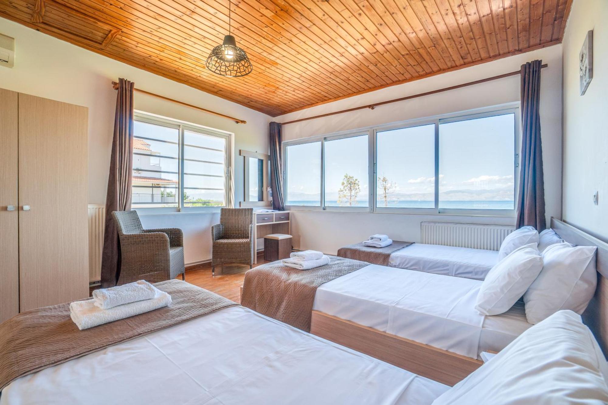 Sandy Beach Houses - Sea View Kávos الغرفة الصورة